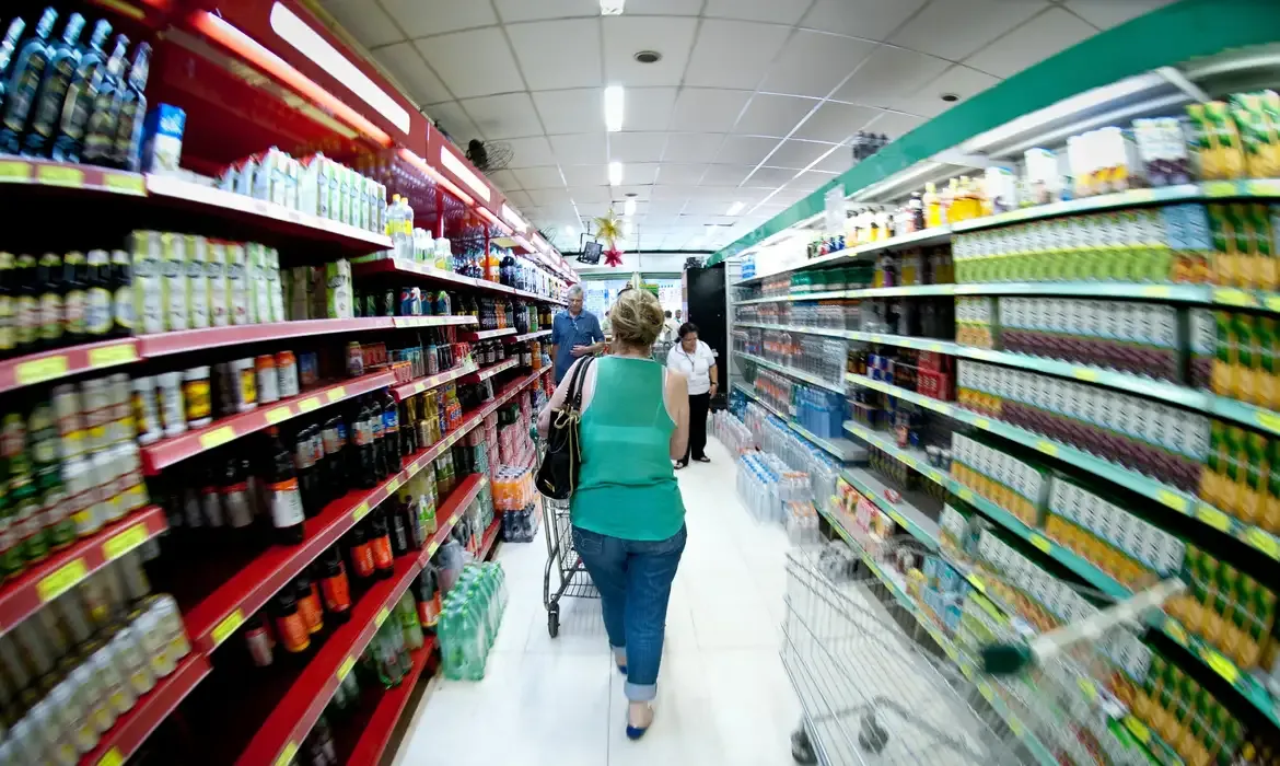 Indústria brasileira registra queda de 0,6% em agosto