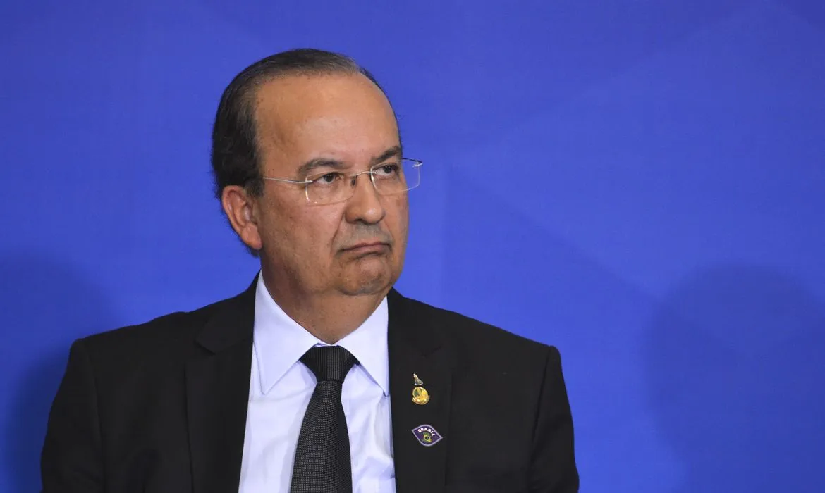 Jorginho Mello é reeleito governador de Santa Catarina no 1º turno