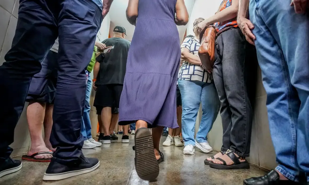 Homem morre após infarto em seção eleitoral no Rio