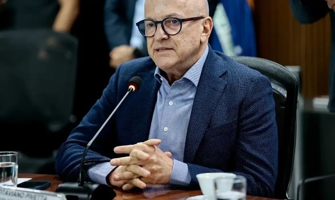 Pivetta é eleito governador de MT no primeiro turno