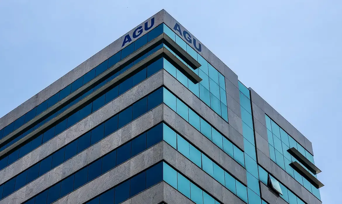 AGU aciona PF para investigar suposto financiamento contra STF