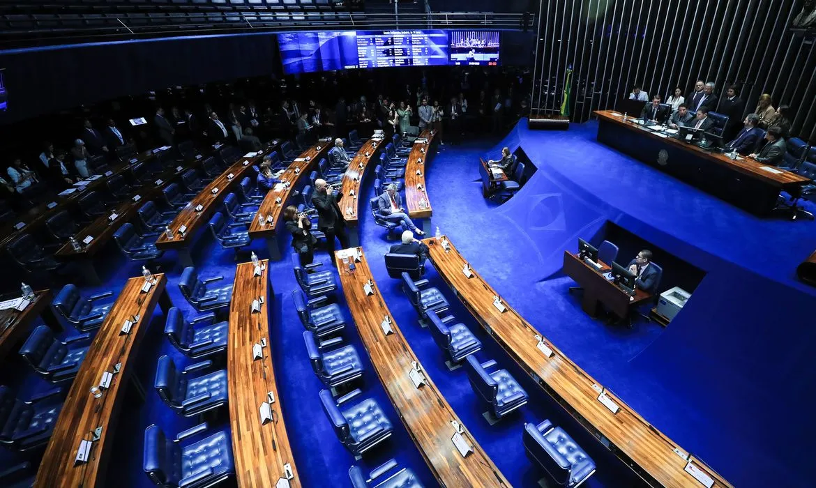 Senado terá duas vagas em disputa por estado em 2026