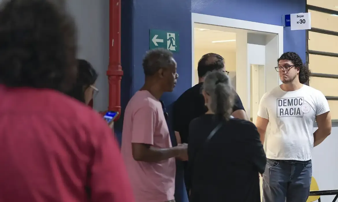 Votação em São Paulo ainda ocorria em 14% das seções às 18h