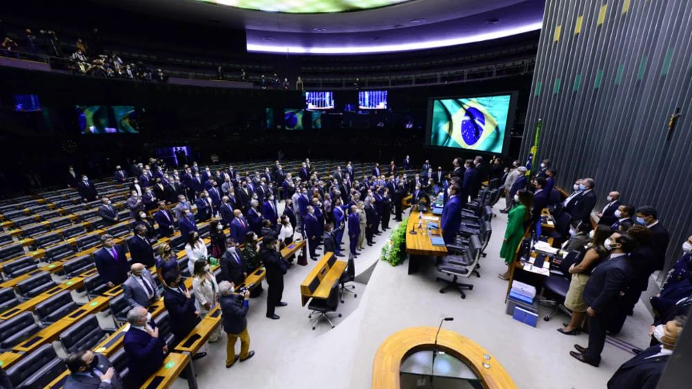 Quase metade dos eleitores em Mato Grosso seguem indecisos para deputado federal na reta final, aponta Percent Brasil