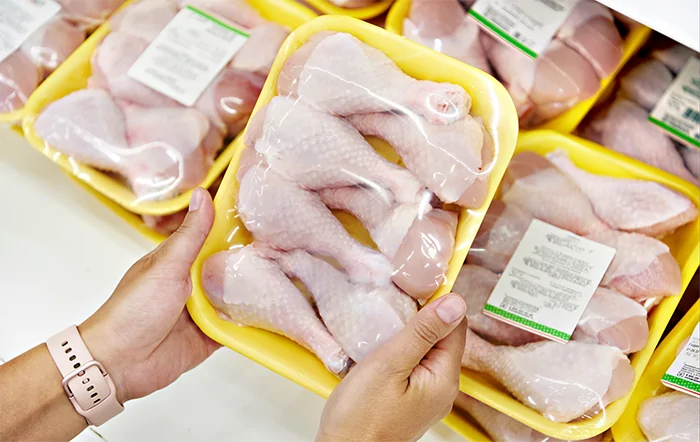 Carnes de frango congelada e resfriada em SP têm maiores altas mensais desde 2022