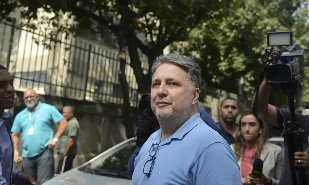 Garotinho desiste de recurso e eleição no Rio pode terminar no 1º turno