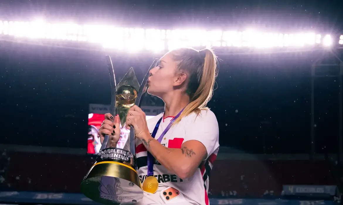 Carol Gil é convocada para amistosos da seleção